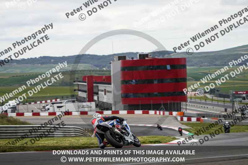cadwell no limits trackday;cadwell park;cadwell park photographs;cadwell trackday photographs;enduro digital images;event digital images;eventdigitalimages;navarra;no limits trackdays;peter wileman photography;racing digital images;trackday digital images;trackday photos